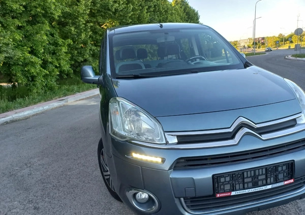 Citroen Berlingo cena 26900 przebieg: 220000, rok produkcji 2012 z Zamość małe 742